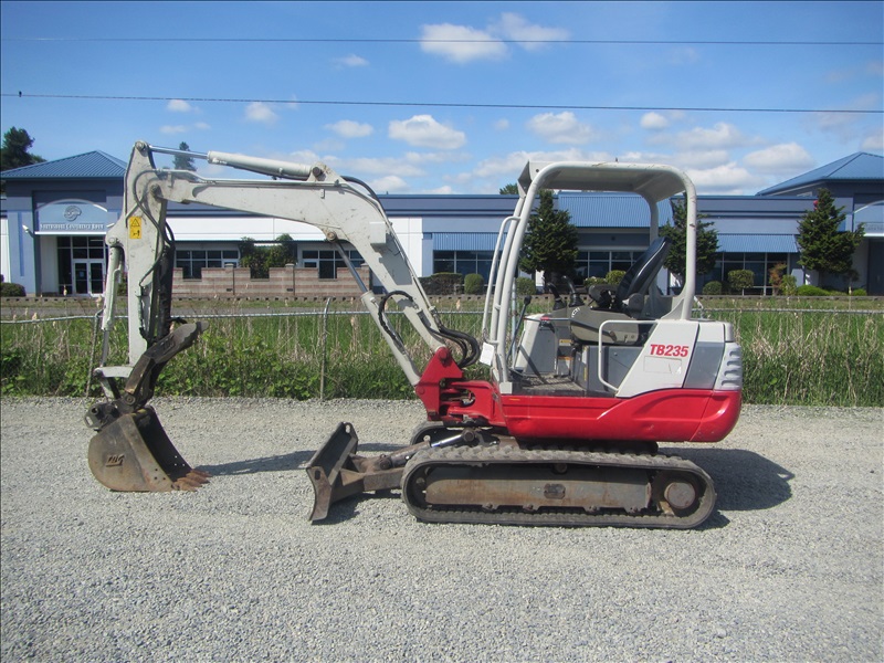 2013 TAKEUCHI TB235 | KENMORE HEAVY EQUIPMENT, CONTRACTORS EQUIPMENT