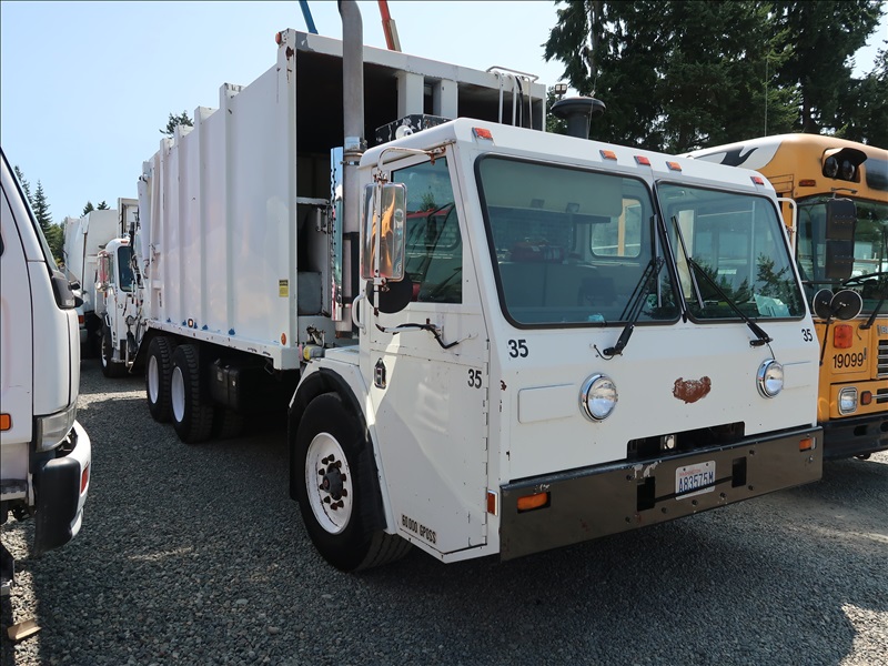 1995 CCC GARBAGE KENMORE HEAVY EQUIPMENT, CONTRACTORS EQUIPMENT