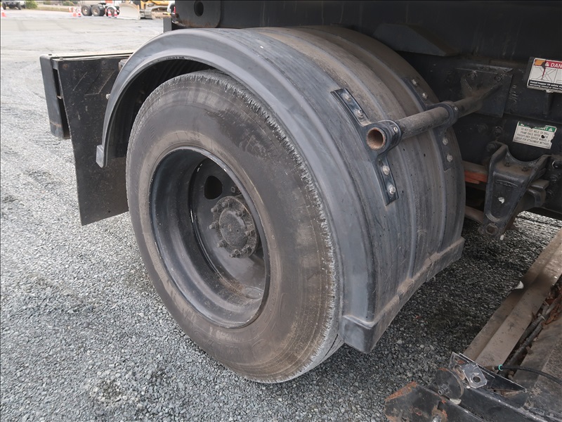 1998 Freightliner Fl70 Sweeper Truck 