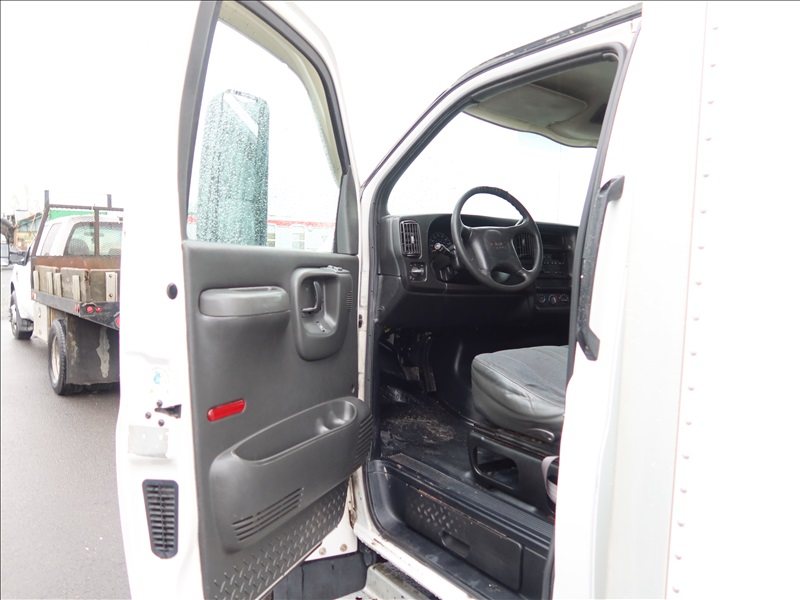 2007 GMC C5500 VAN TRUCK W/LIFT GATE | MARYSVILLE HEAVY EQUIPMENT ...