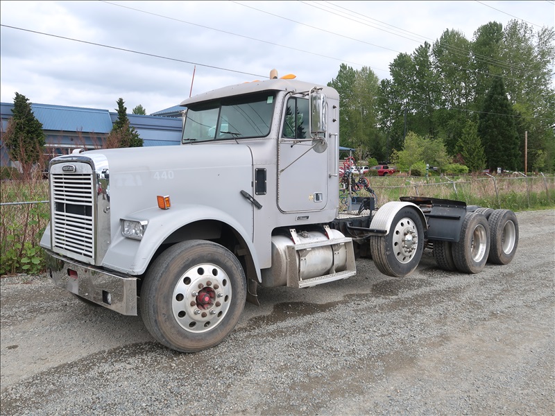 2002 FREIGHTLINER FLD120SD TRI/A TRACTOR | KENMORE HEAVY EQUIPMENT ...