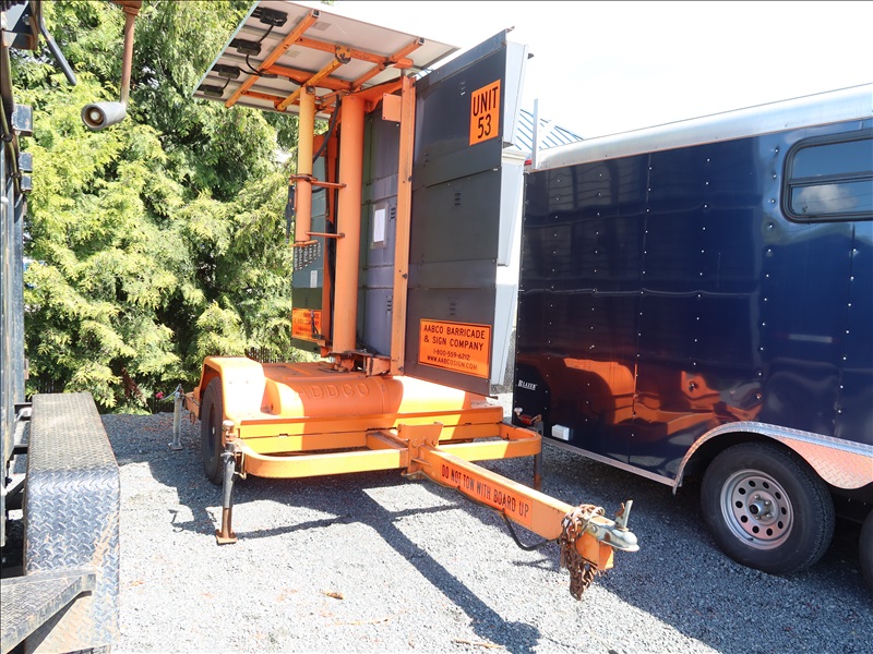 2000 ADDCO DH1000 TRAILER MOUNTED MESSAGE BOARD MARYSVILLE HEAVY