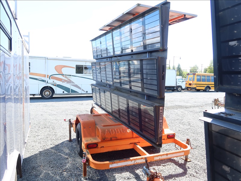 2002 ADDCO DH1000 TRAILER MOUNTED MESSAGE BOARD MARYSVILLE HEAVY