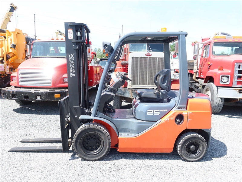 2013 TOYOTA FD25 FORKLIFT | MARYSVILLE HEAVY EQUIPMENT, CONTRACTORS ...