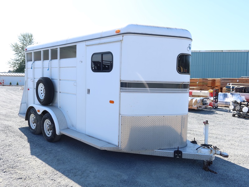 1998 LOGAN COACH RANGER T/A HORSE TRAILER MARYSVILLE HEAVY EQUIPMENT