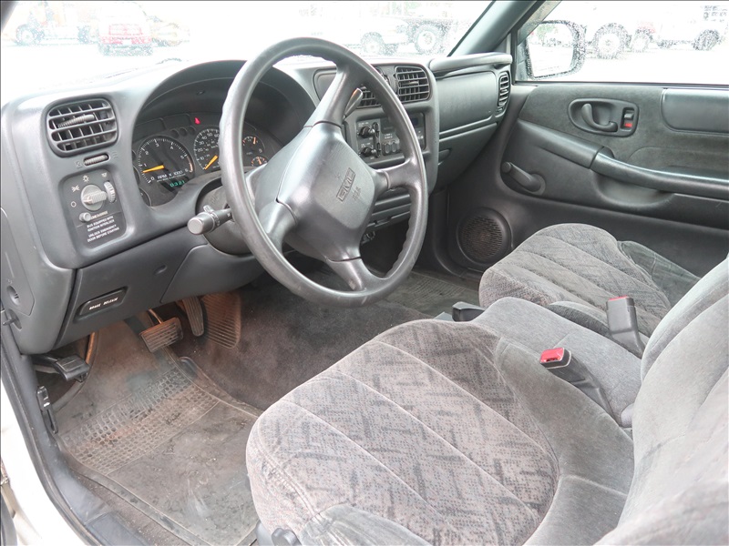 2000 GMC SONOMA EXT CAB 2WD | KENMORE HEAVY EQUIPMENT, CONTRACTORS ...