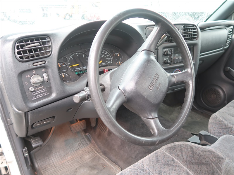 2000 GMC SONOMA EXT CAB 2WD | KENMORE HEAVY EQUIPMENT, CONTRACTORS ...