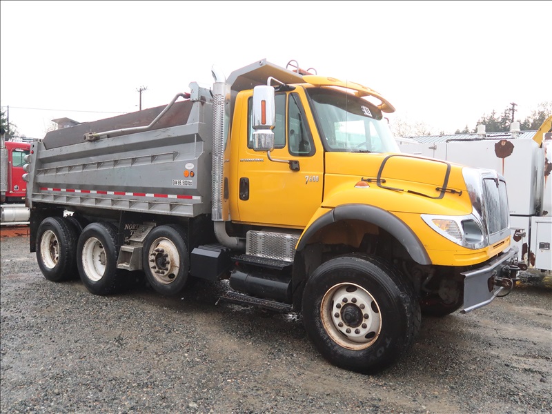 2005 INTERNATIONAL 7600 TRI/A DUMP TRUCK | *NEW DATE* KENMORE HEAVY ...