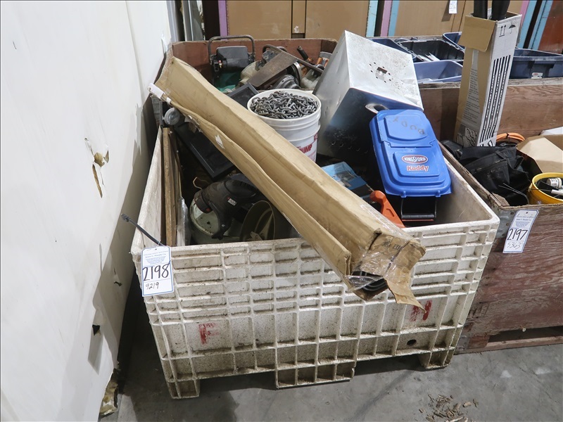 LOT, ASSORTED CONTRACTORS SUPPLIES IN THIS BIN (BIN NOT INCLUDED