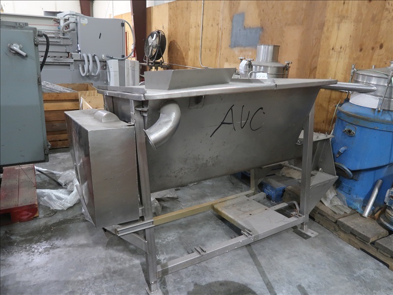 INDUSTRIAL FOOD PROCESSOR (VOLTAGE UNKNOWN, NEEDS REPAIR) MARYSVILLE