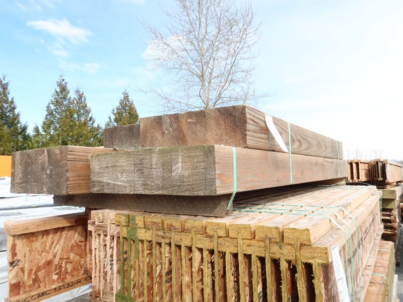 LOT, ASSORTED GLULAM LUMBER AT VARIOUS LENGTHS FROM APPROX 5' 7' (NO REMOVAL UNTIL THURSDAY