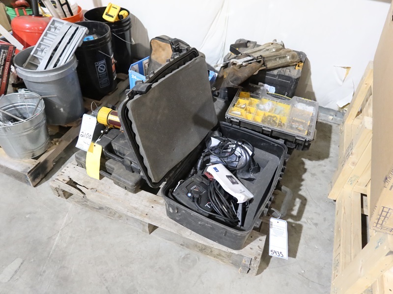 Lot Assorted Contractors Supplies On This Pallet Needs Repair Marysville Tools Machine 7999