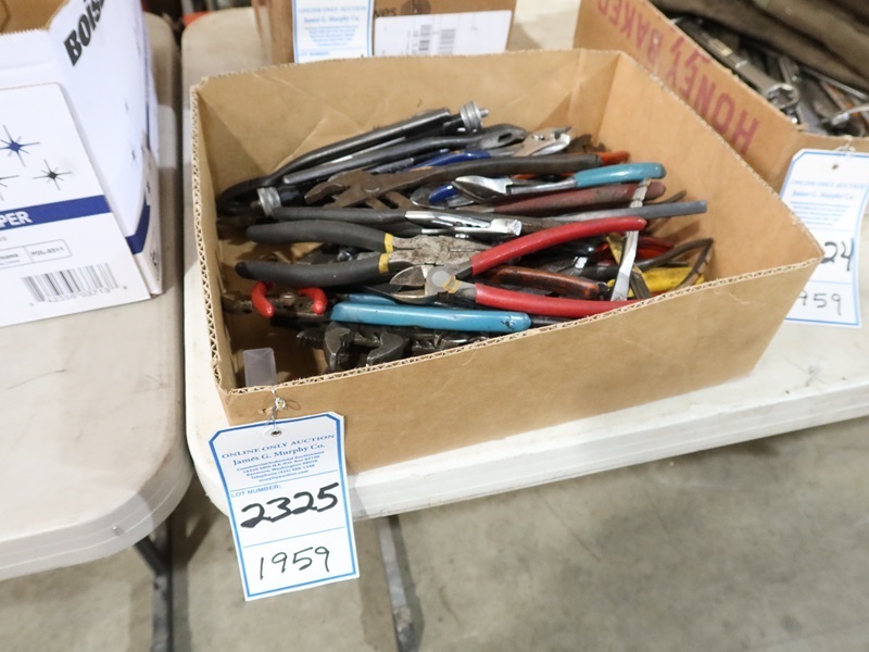 LOT, ASSORTED PLIERS, DYKES & WRENCHES MARYSVILLE TOOLS, MACHINE SHOP