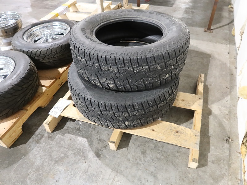 LOT, (2) DEAN TIRES ALL TERRAIN BACK COUNTRY 245/70/R17 TIRES ON THIS