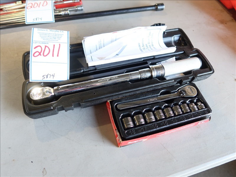 LOT, SNAP-ON FT/LBS TORQUE WRENCH & 10-PC METRIC LOW PROFILE RATCHET ...