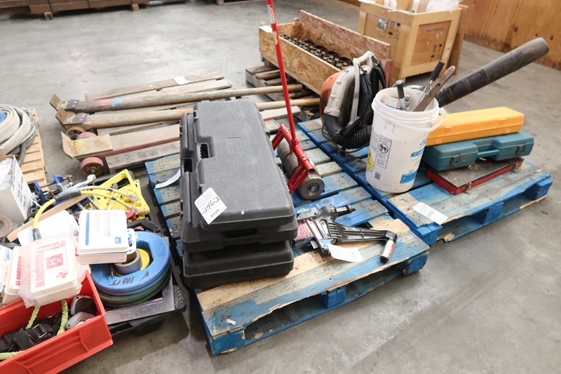 Lot Assorted Contractors Flooring Tools On This Pallet Marysville Tools And Equipment Online 7984