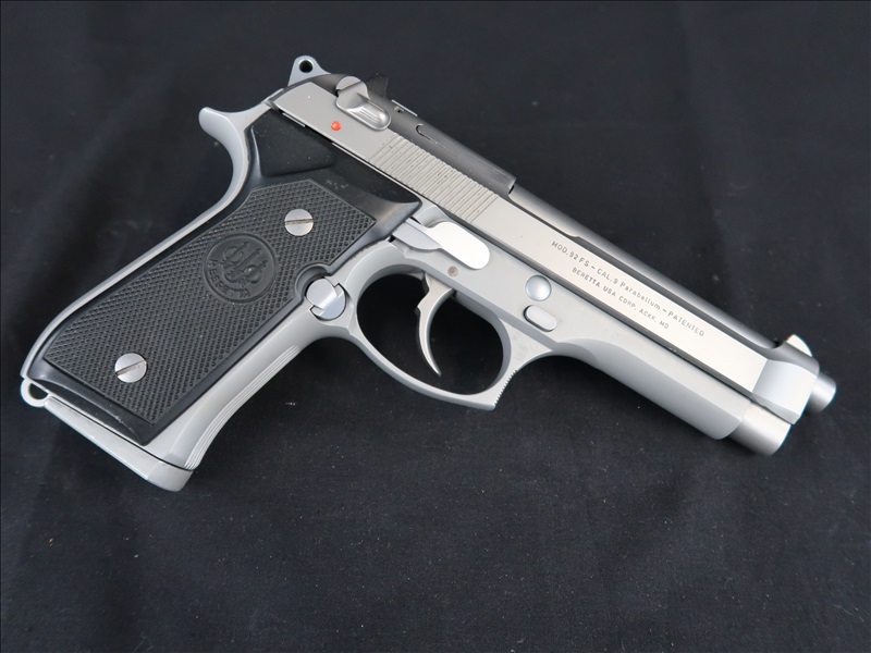 PIETRO BERETTA 92FS | PRIVATE GUN COLLECTION & OUTDOOR SCULPTURES ...