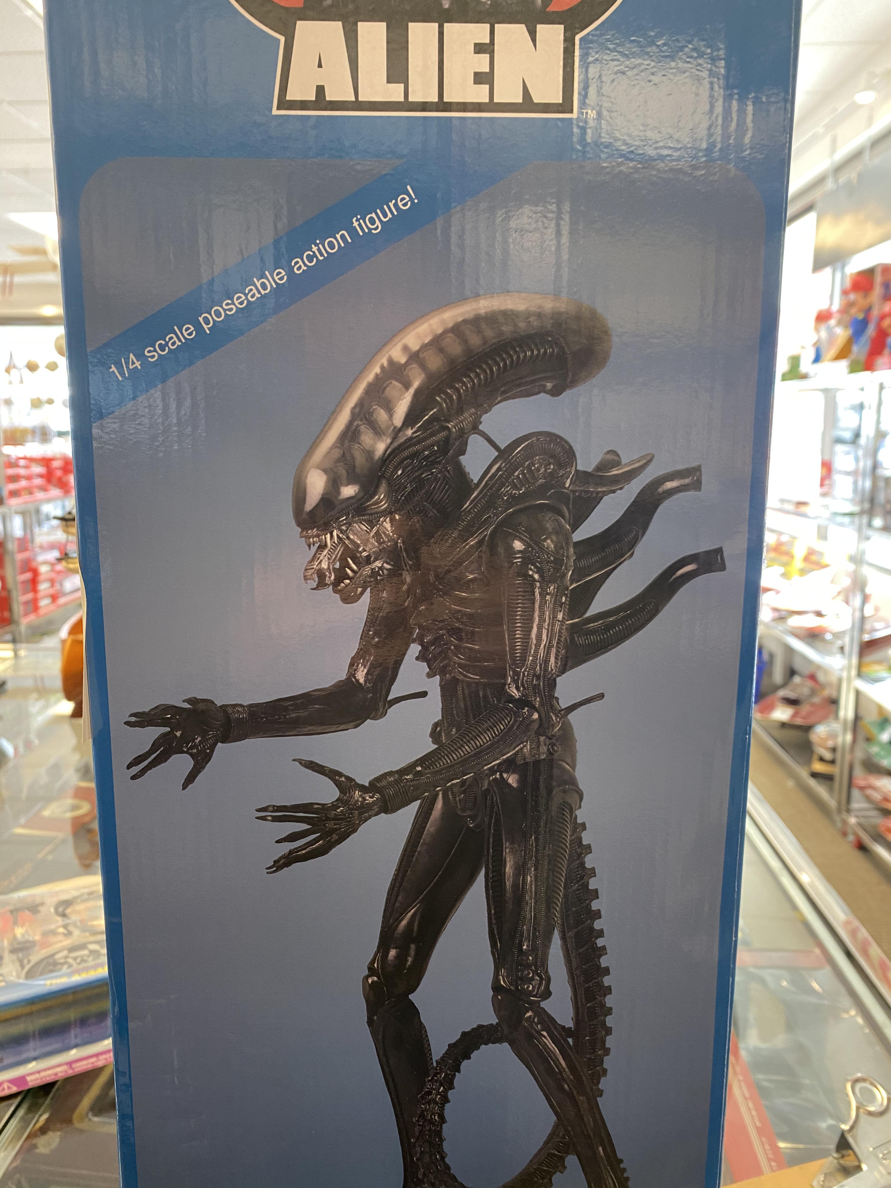 Alien Figure 1/4 Scale Box size approx. 24