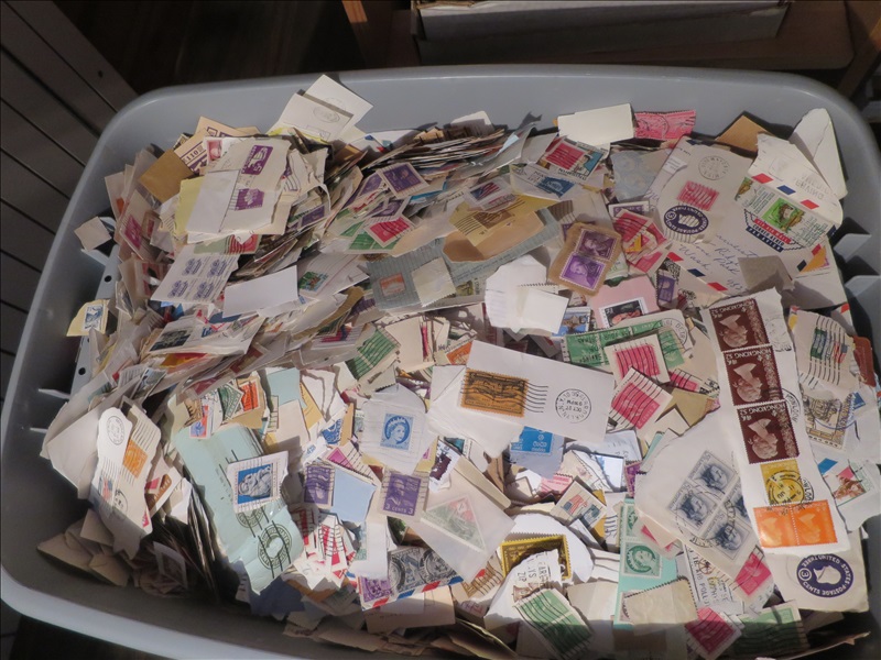 LOT, ASSORTED BULK CANCELLED STAMPS IN THIS TUB STAMP & COIN PLACE ONLINE AUCTION James G