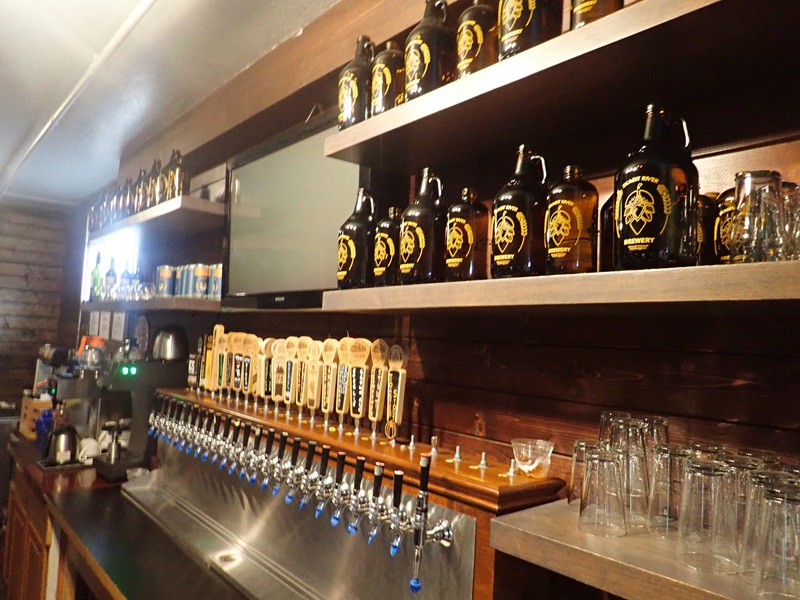 GROUP OF TELEVISION, GROWLERS, PITCHERS & MISC. BAR SUPPLIES SKAGIT