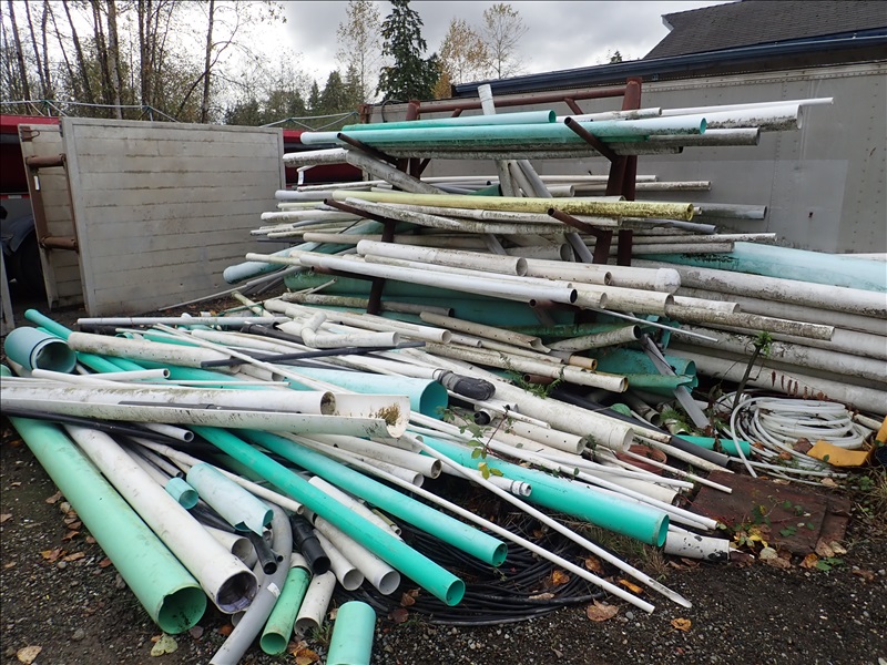 LOT, ASSORTED PVC PIPE ON THIS RACK W/RACK *NEW CLOSING DATE* TIGER